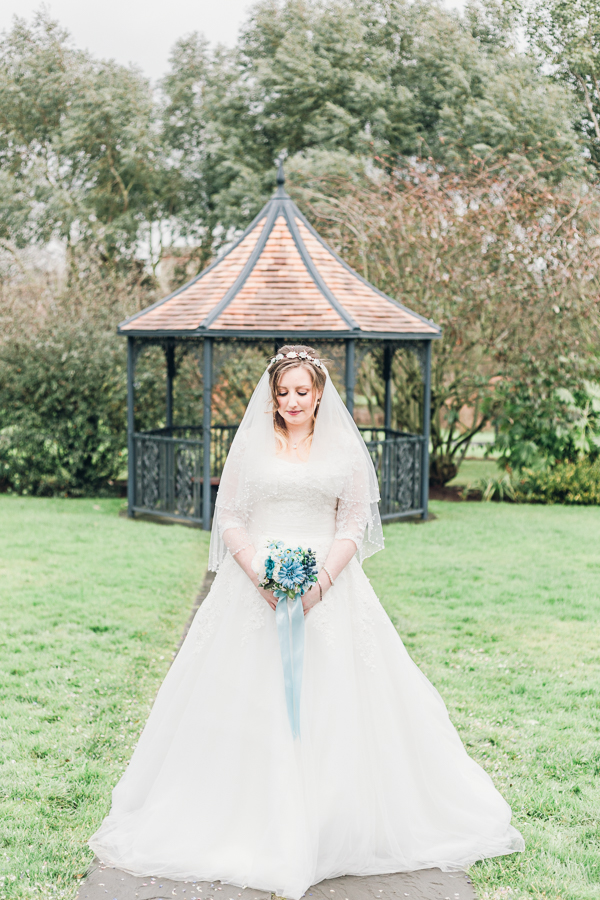 Winter-Midland-Wedding-Photography: Bridal-portrait